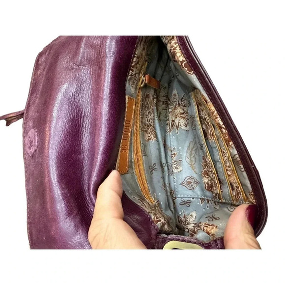 Women's Purple Super Soft Leather Shoulder Strap Crossbody Purse Handbag - Picture 5 of 8